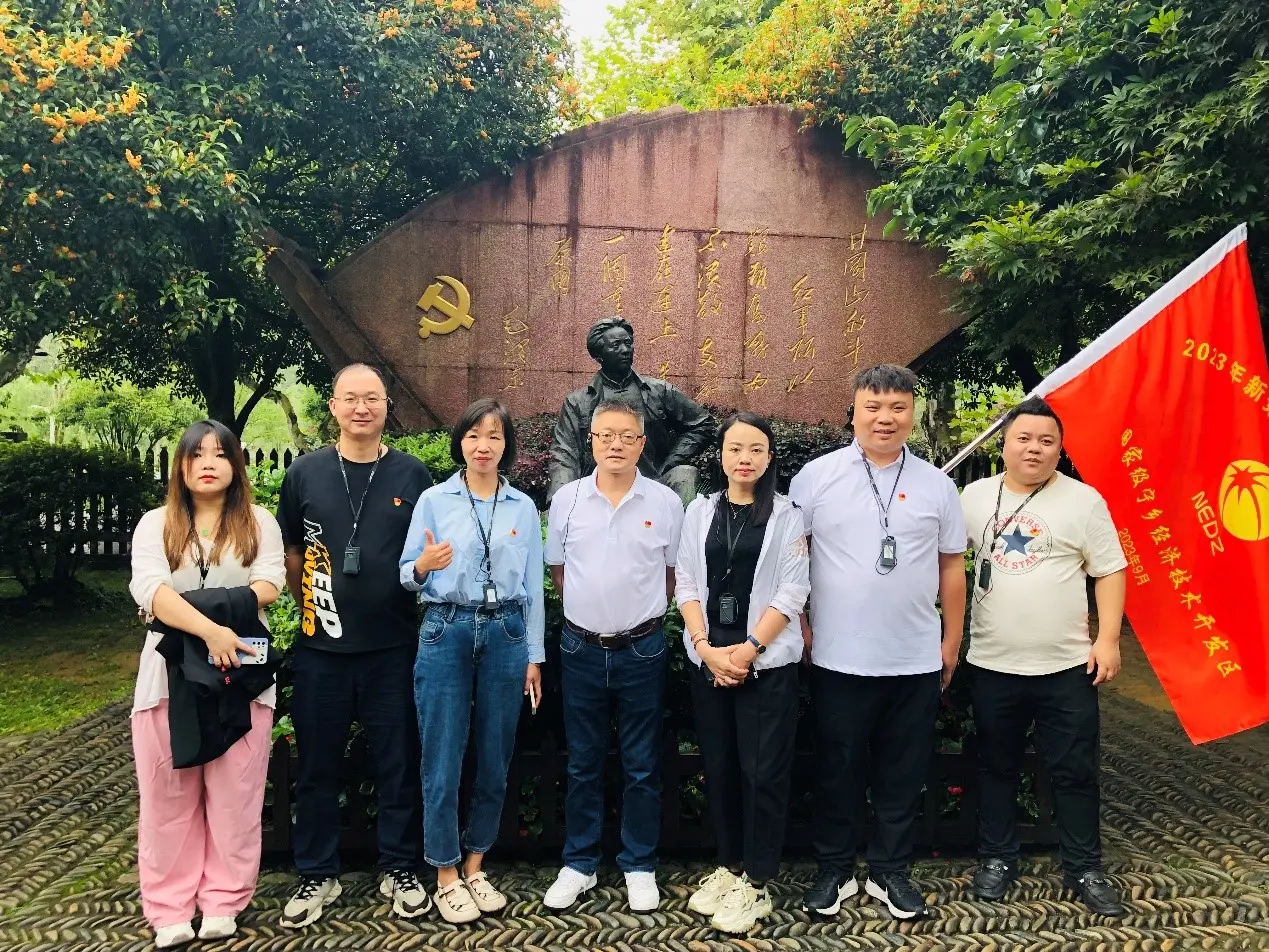 1.jpg 1694245757027028698.jpg